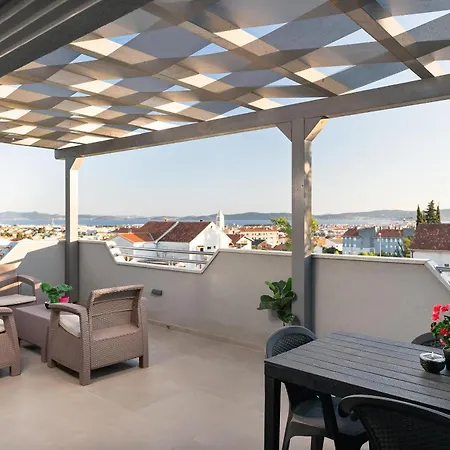 Skyline شقة زادار